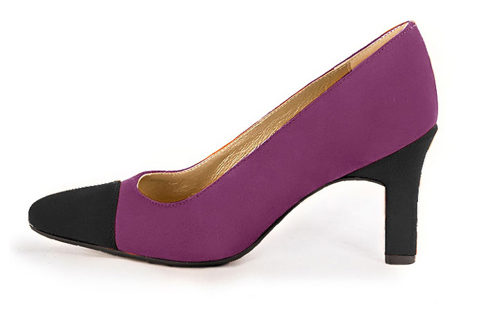 Matt black and mulberry purple women's dress pumps, with a round neckline. Round toe. High kitten heels. Profile view - Florence KOOIJMAN